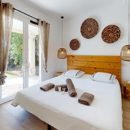 Appartement T2 : Jardin, Piscine, Parking à *