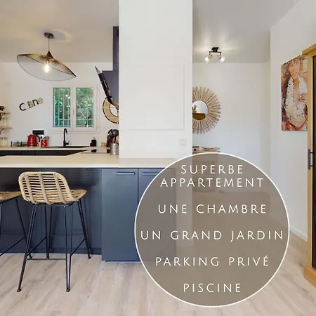 T2 : Jardin, Piscine, Parking à Appartement *